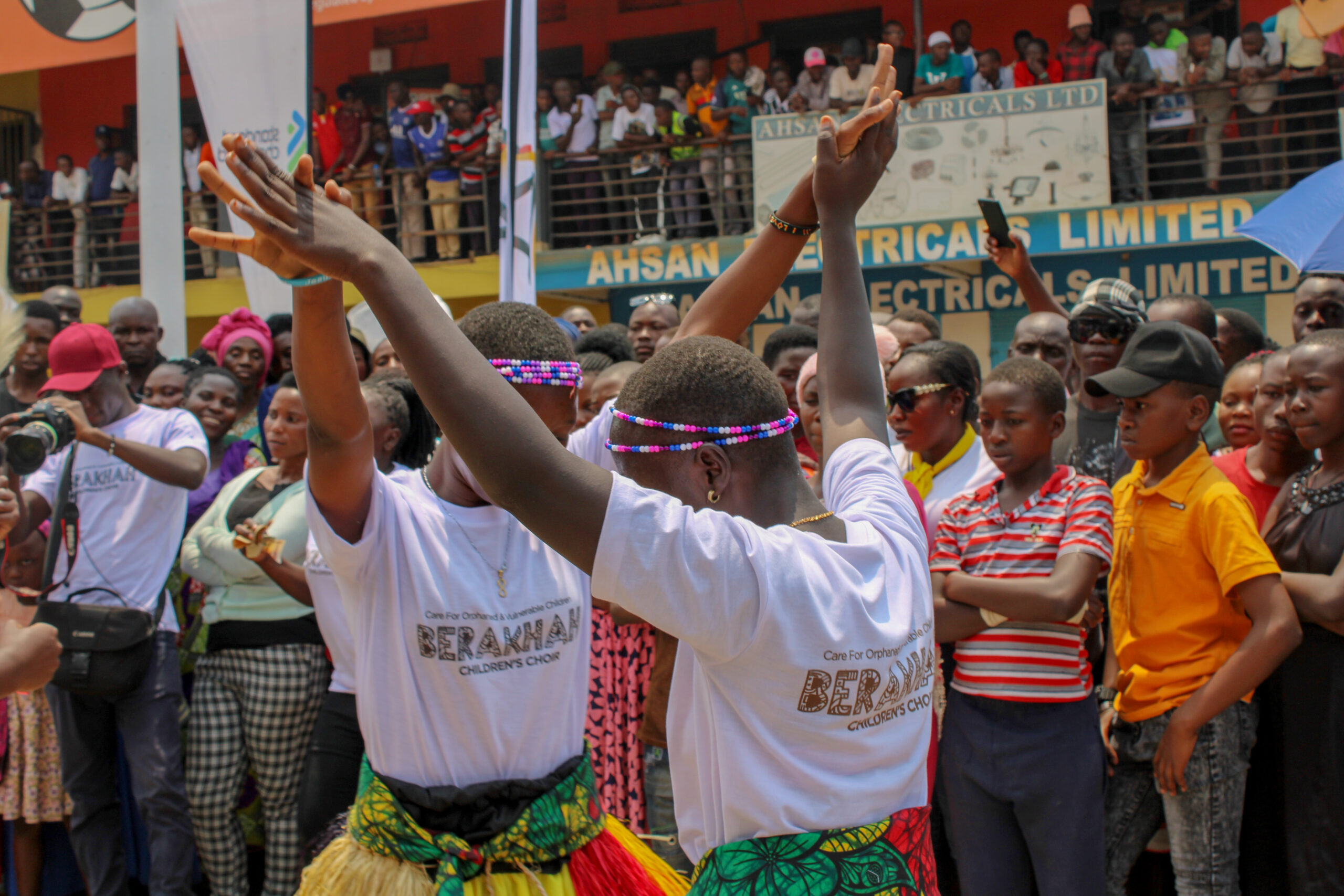 Berakhah choir members